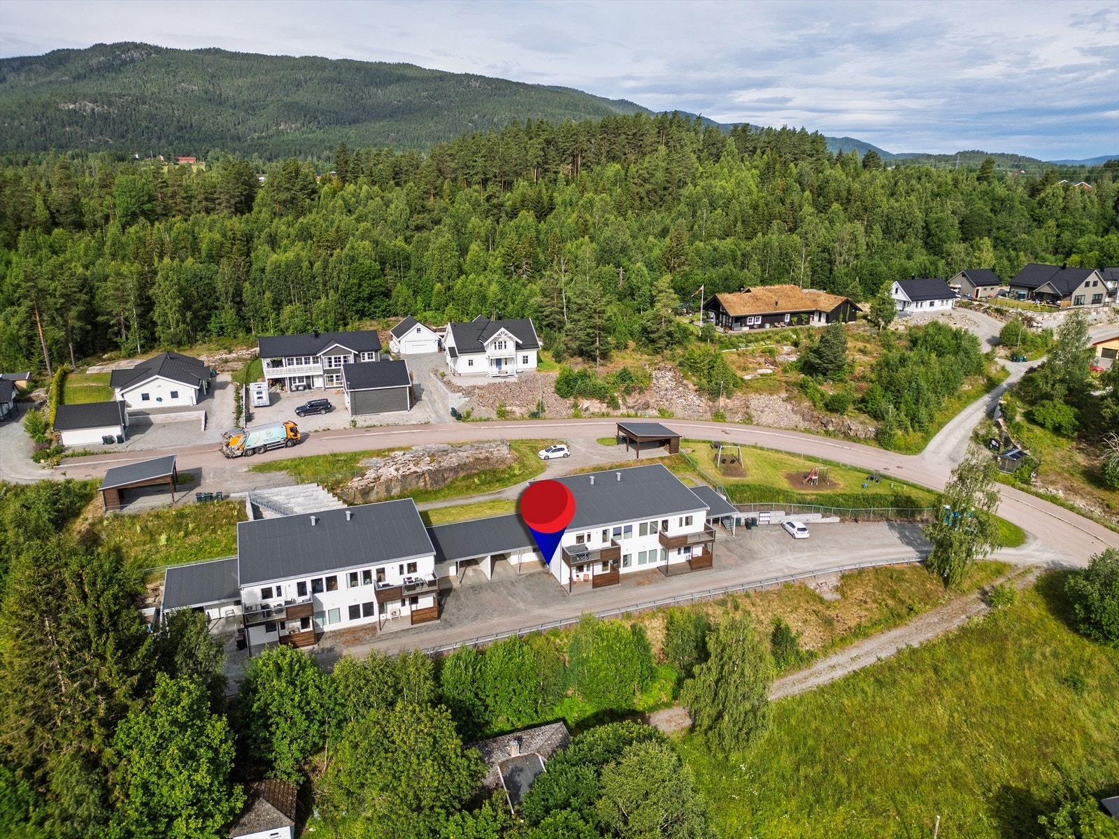 Velkommen til Tregata 55 - Leiligheten ligger i 1.etasje med carport og sportsbod samt uteplass Galleribilde