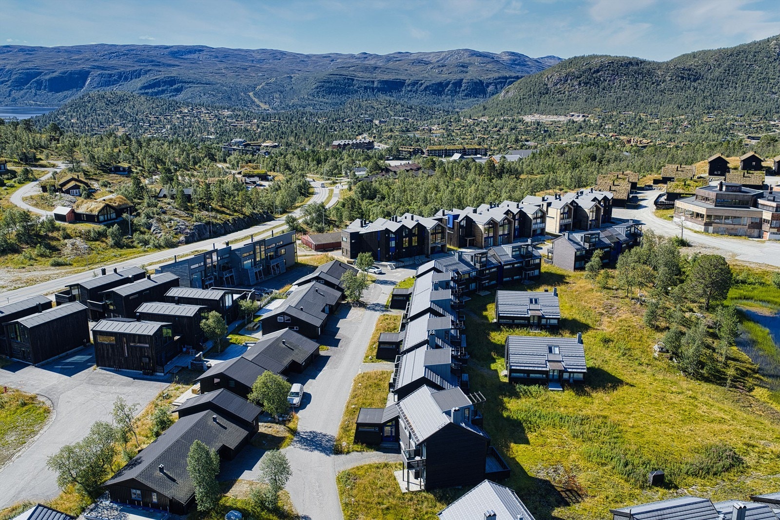 Hovden byr på flott natur og svært gode helårsturmuligheter i fjellene Galleribilde