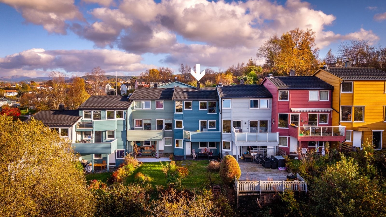 - Nordås Selegrend Borettslag ble dannet i 1977, med formål om å skape et godt nabofellesskap med menneskelig mangfold og nærhet til naturen - Galleribilde