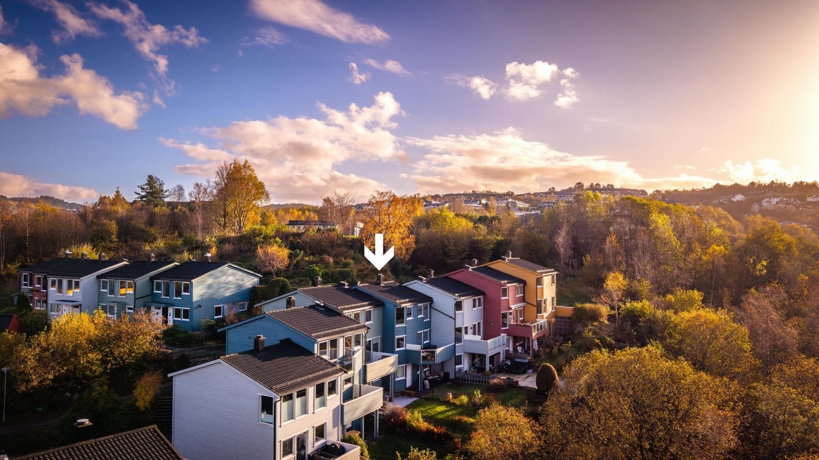 - Området er svært barnevennlig, med store bilfrie soner, lekeplasser, fotballbaner og trygge omgivelser for lek - Galleribilde