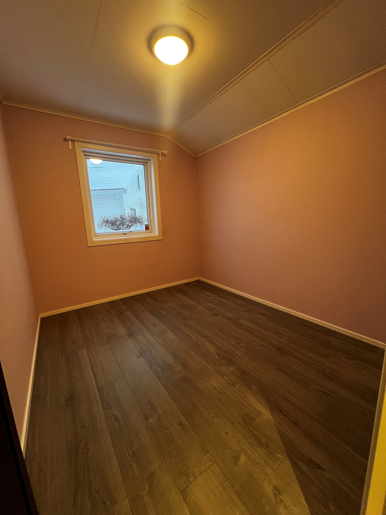 Soverom 1: "rosa barnerom" Galleribilde