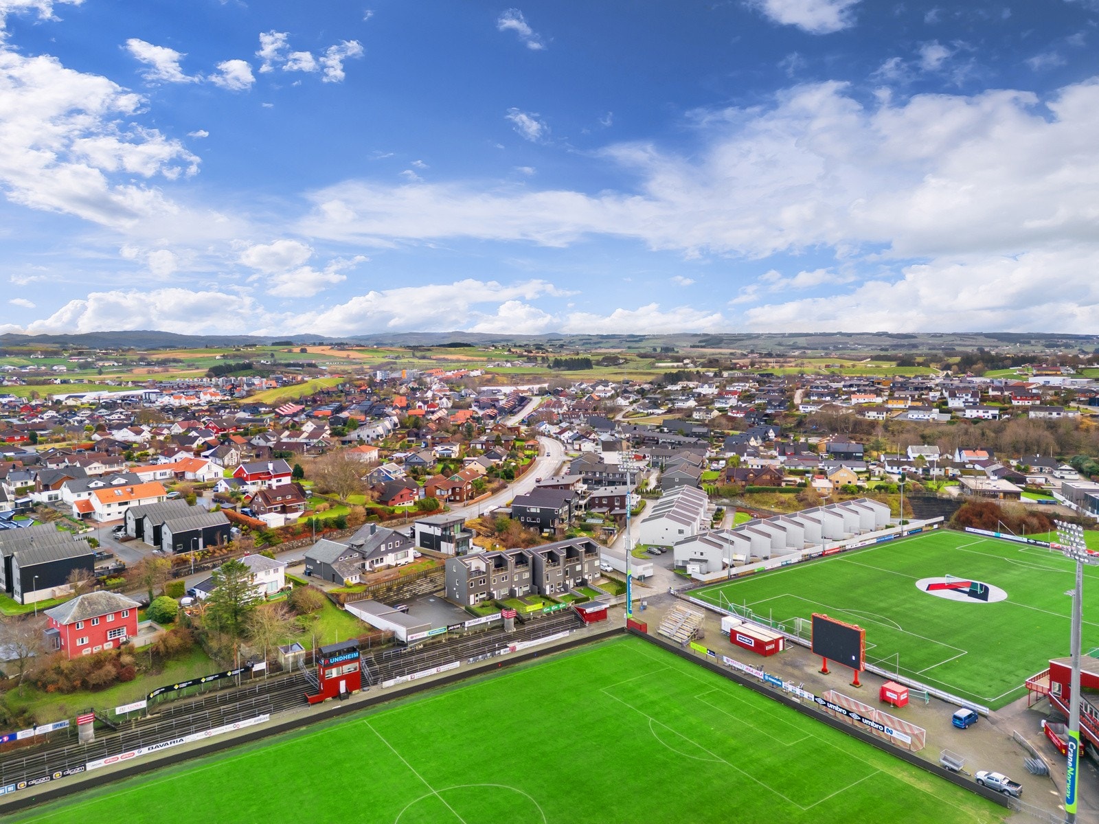 Boligen ligger i et sentrumsnært og barnevennlig boligområde på Bryne. Galleribilde