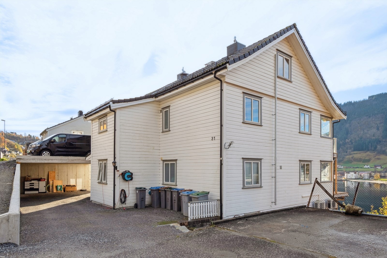 - Med lave bo- og felleskostnader er dette et fornuftig førstegangskjøp eller utleieobjekt - Galleribilde