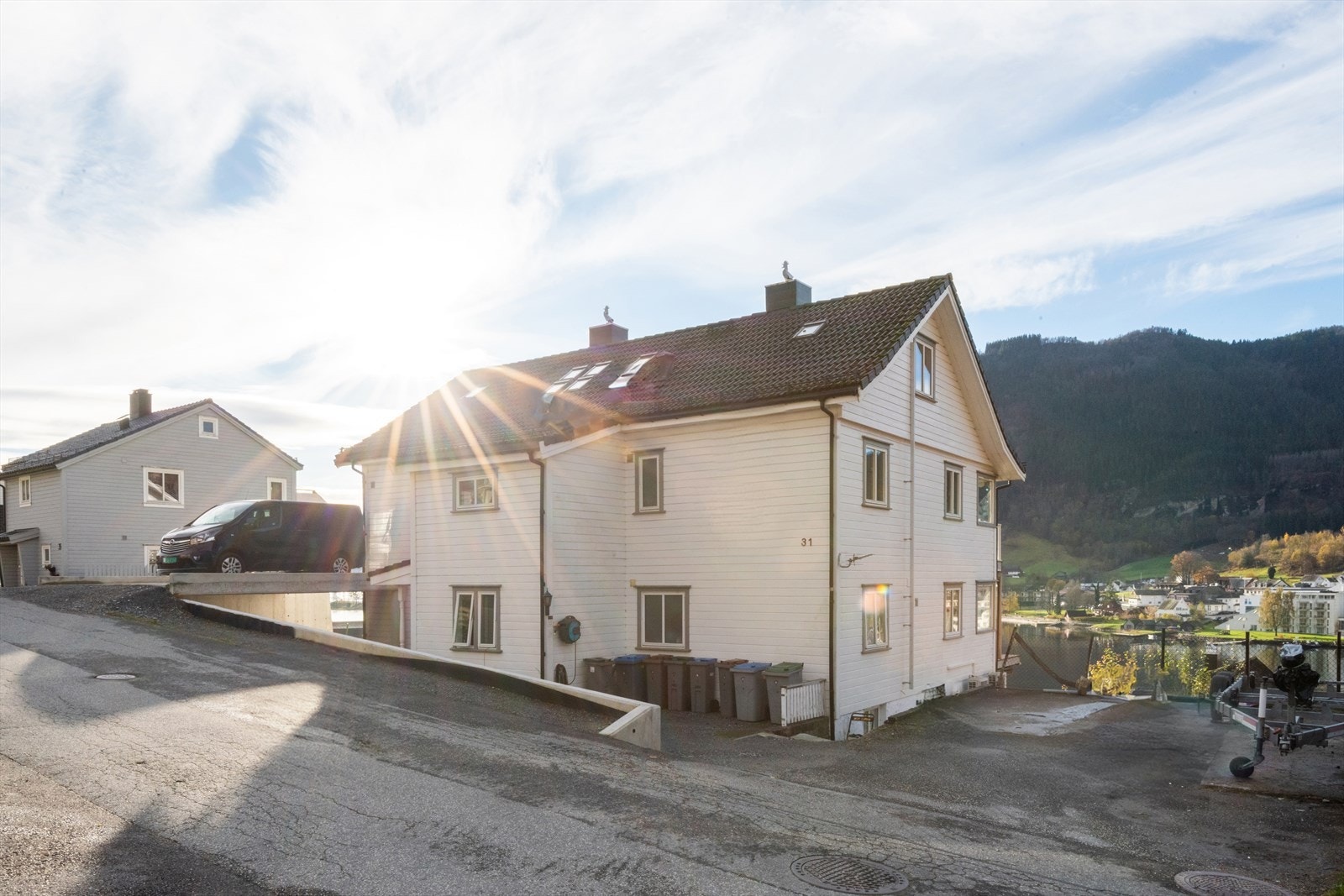 - Fra leiligheten er det 7 minutters gange til Coop Prix, og 9 minutter til Spar - Galleribilde