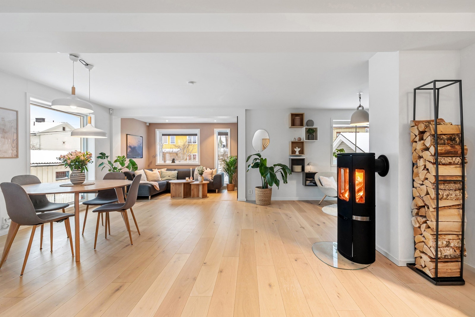 Flott familiebolig over to plan med utleiemulighet. Foto: Hanne Bruland/FotoHanne Galleribilde