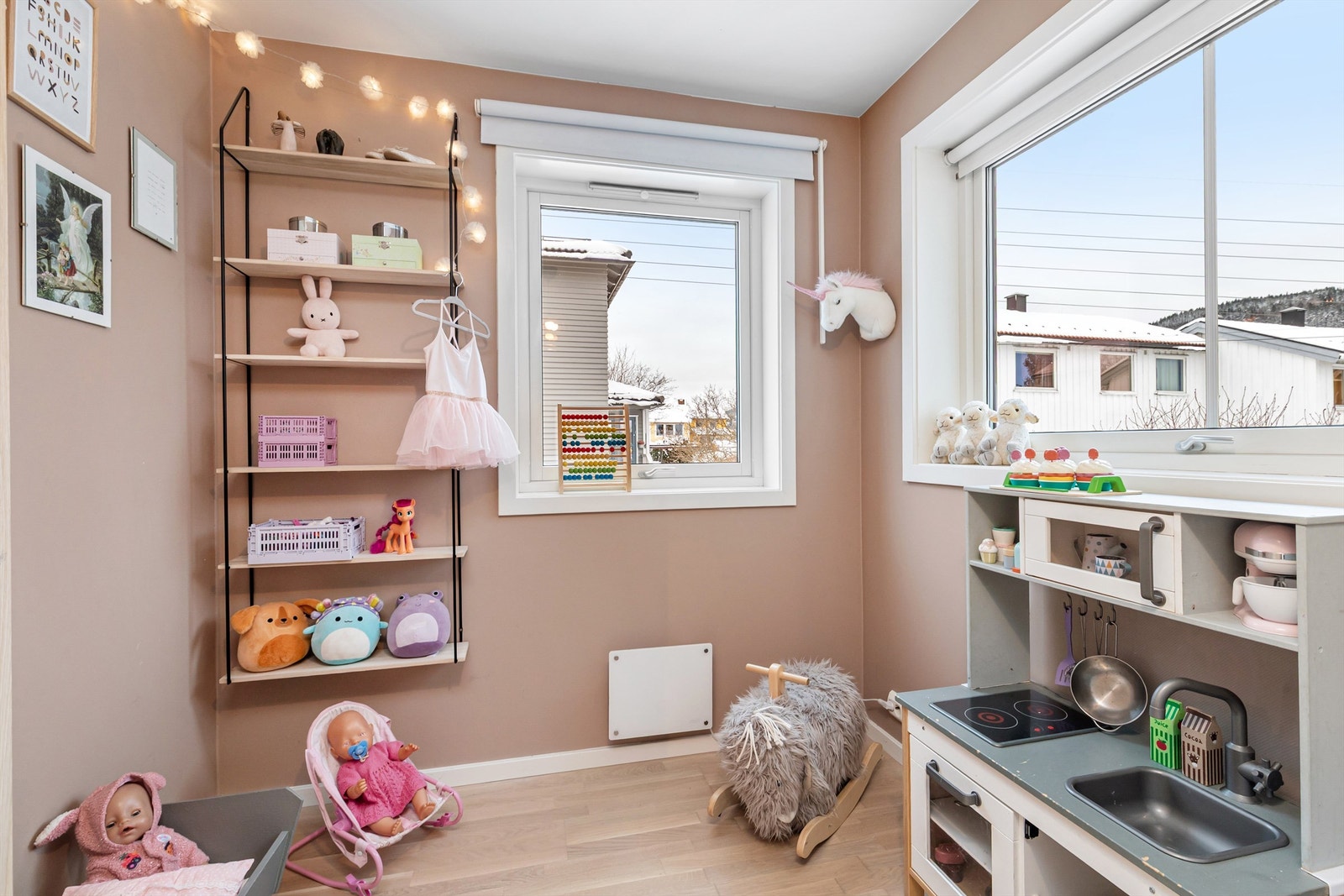 Rommet egner seg godt som barnerom eller gjesterom Galleribilde