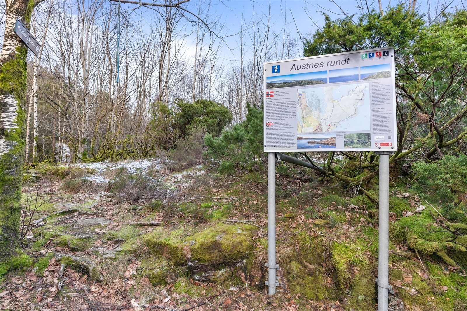 Perfekt beliggenhet for naturentusiaster - Den populære turløypa Austnes/Prestnes ligger like ved eiendommen Galleribilde