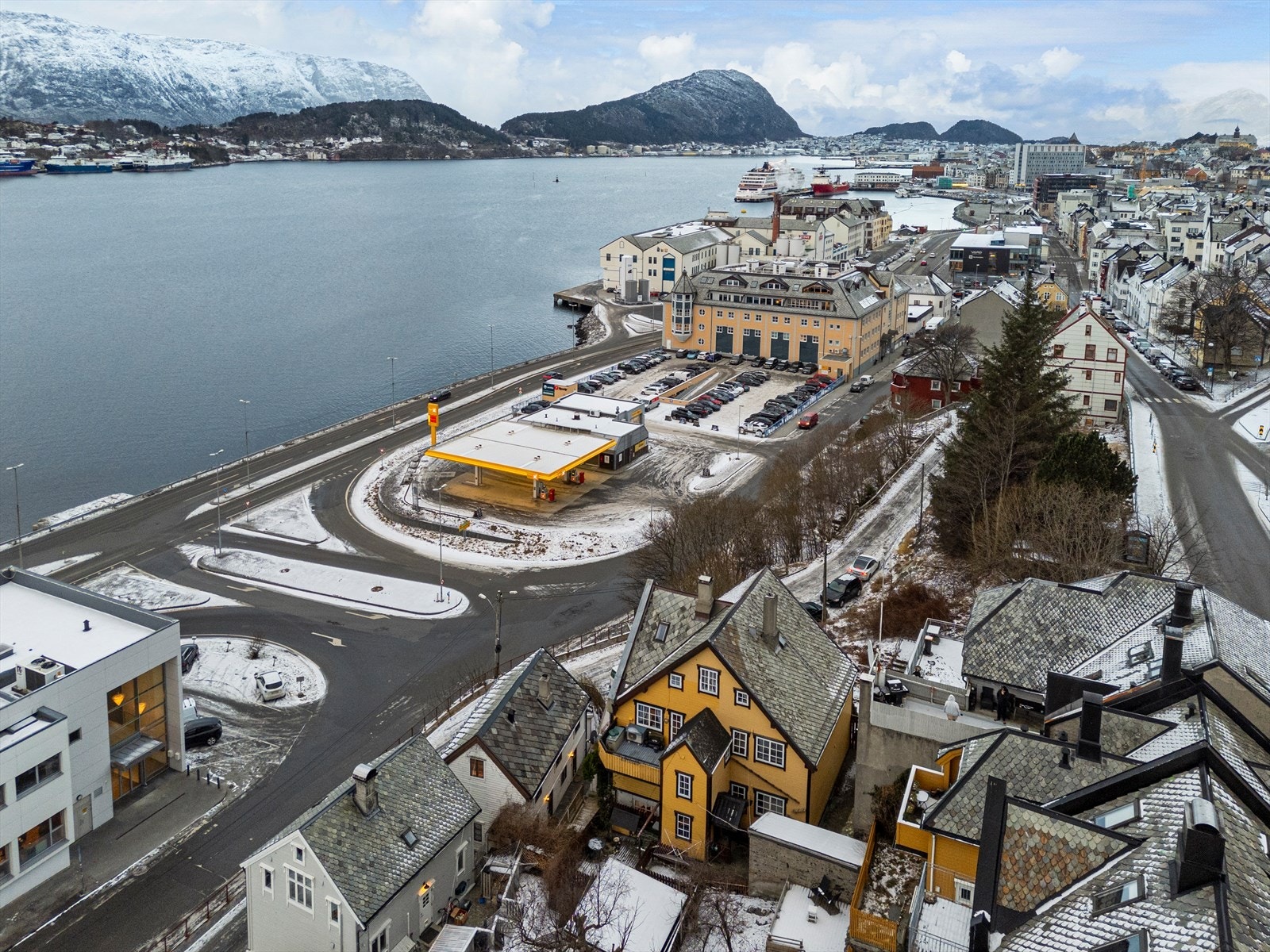 Dronefoto mot vest Galleribilde