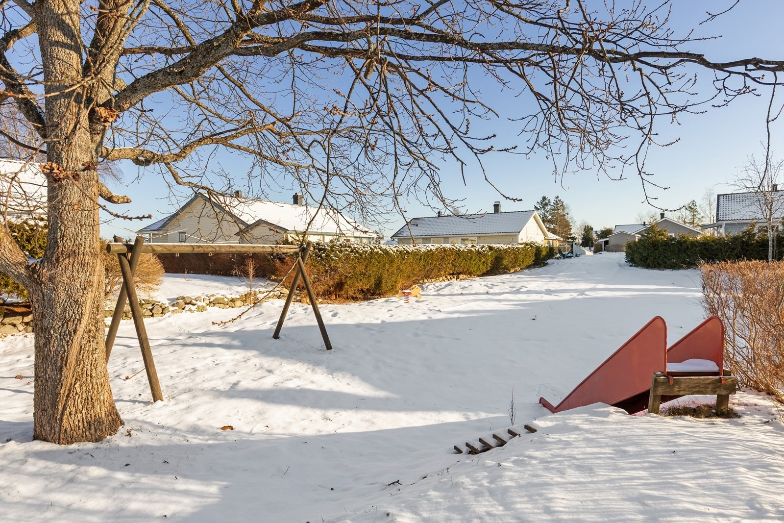 Guriskogen Balløkke, kun tre minutter unna, er et naturlig samlingspunkt for lek og aktivitet. Galleribilde