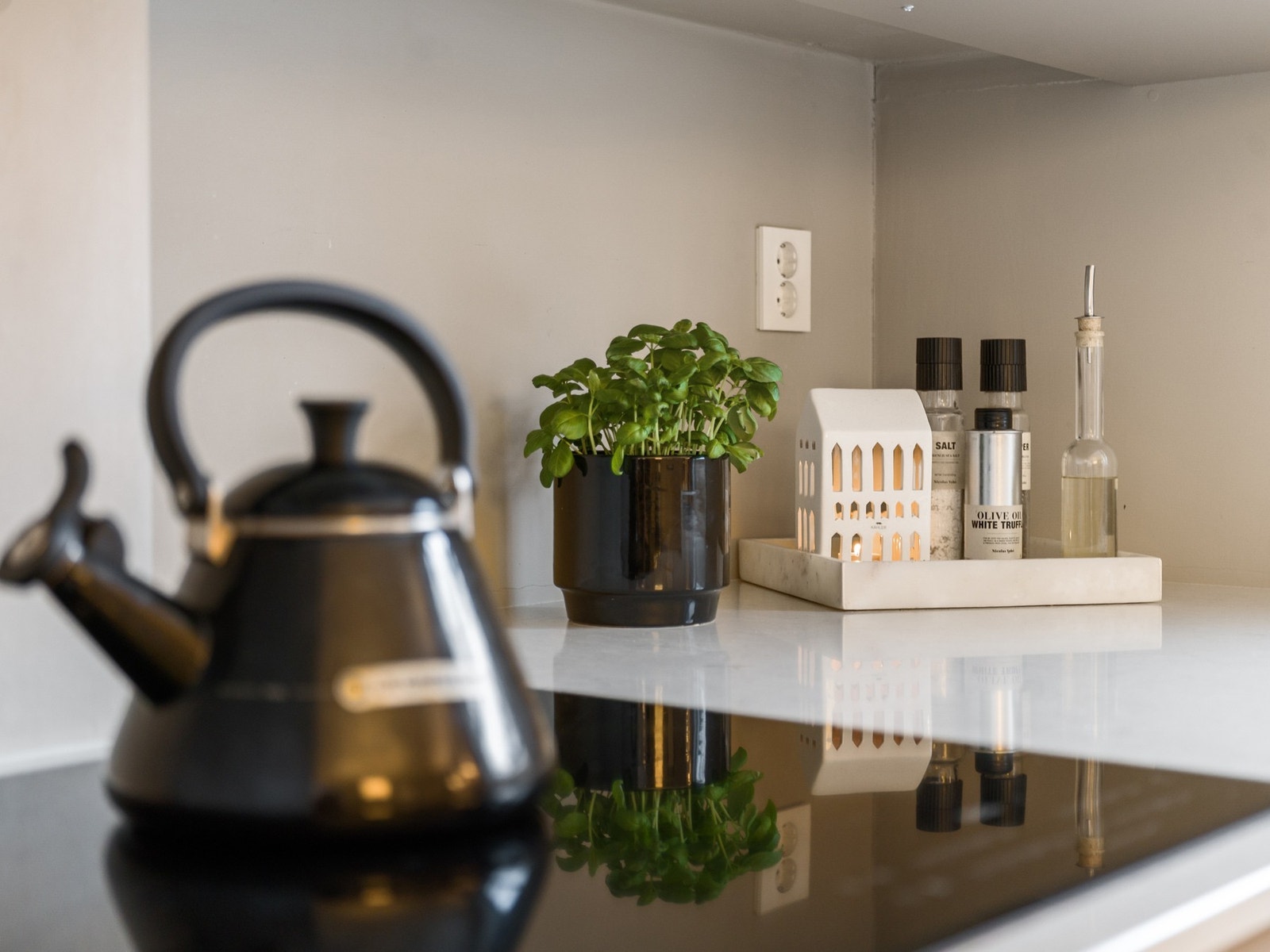 Det er montert komfyrvakt og Waterguard (lekkasjevarsler) med magnetventil. Galleribilde