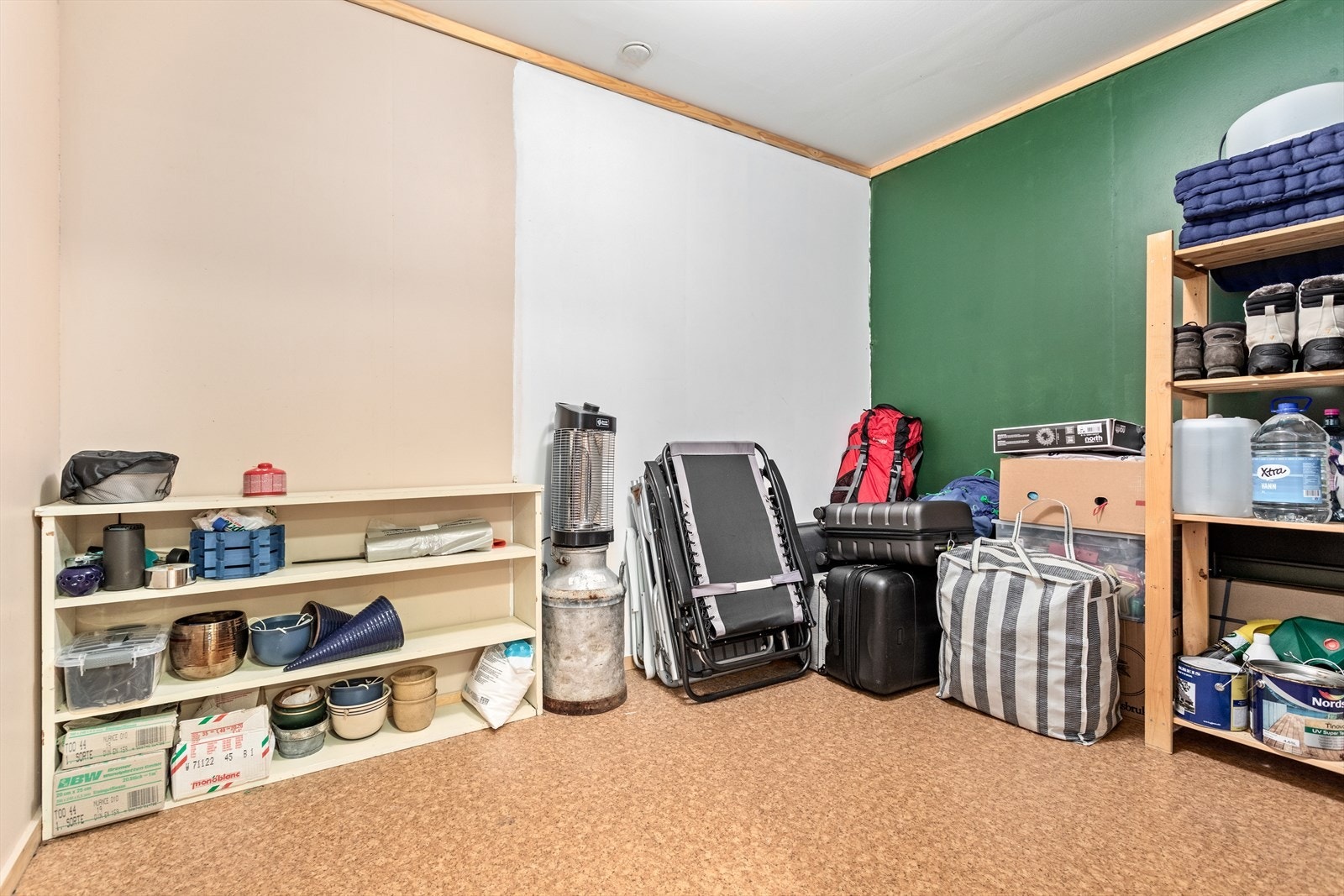 Etasjen har også to innvendige boder med gode moglegheiter for oppbevaring. Galleribilde