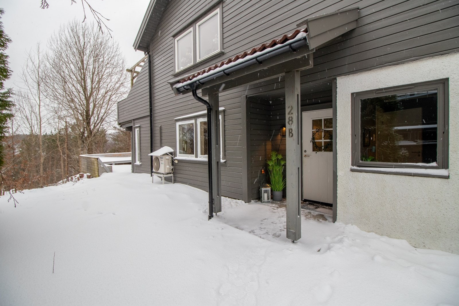 Leiligheten har egen adkomst Galleribilde