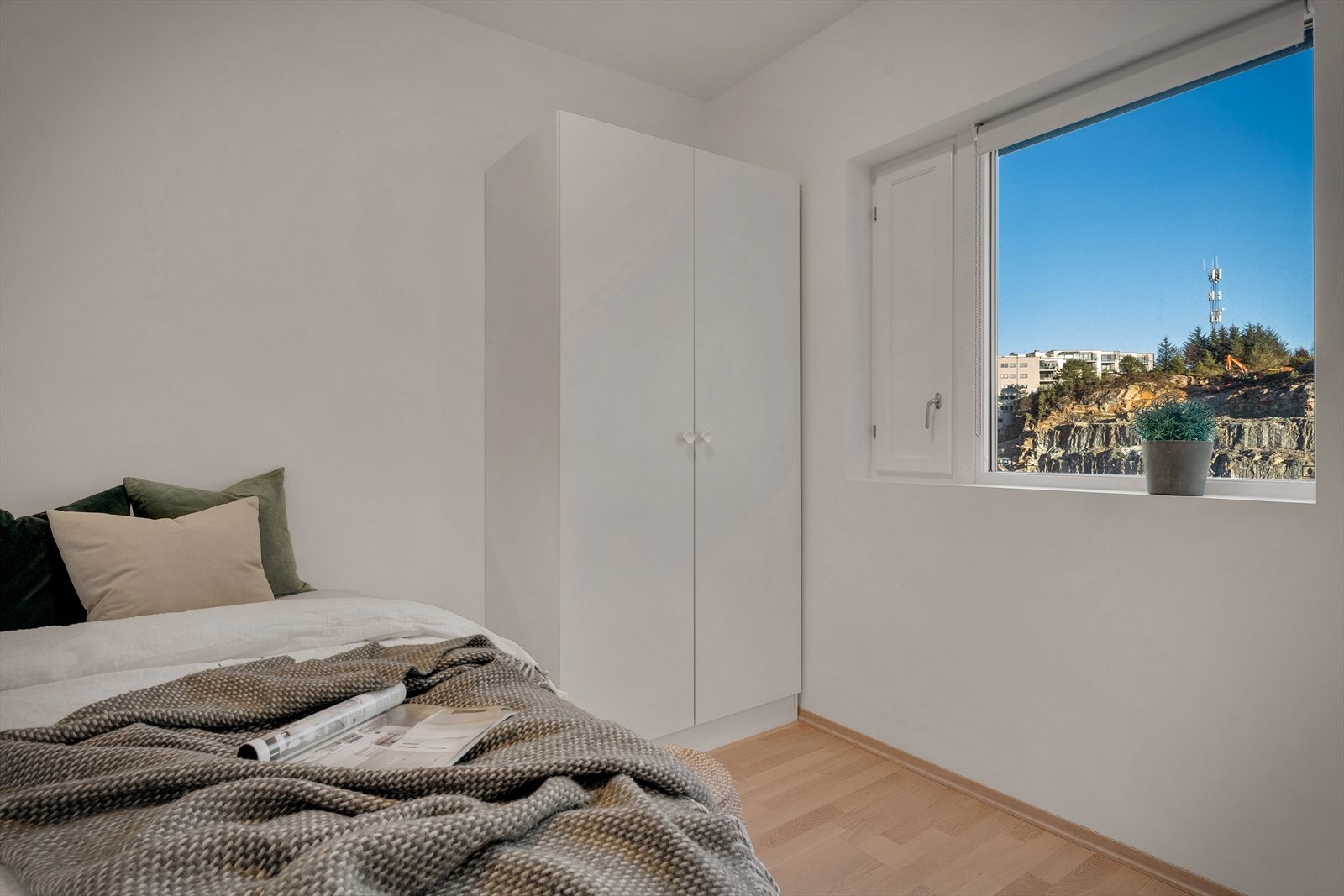 - Her våkner du til naturlig dagslys som skaper en behagelig start på dagen - Galleribilde