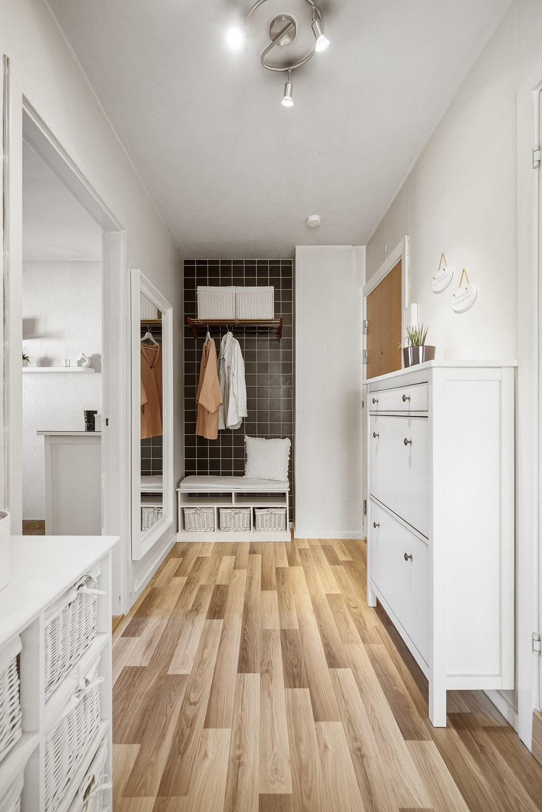 Takk for besøket! Vi avslutter med en liten tur i nærområdet. Galleribilde