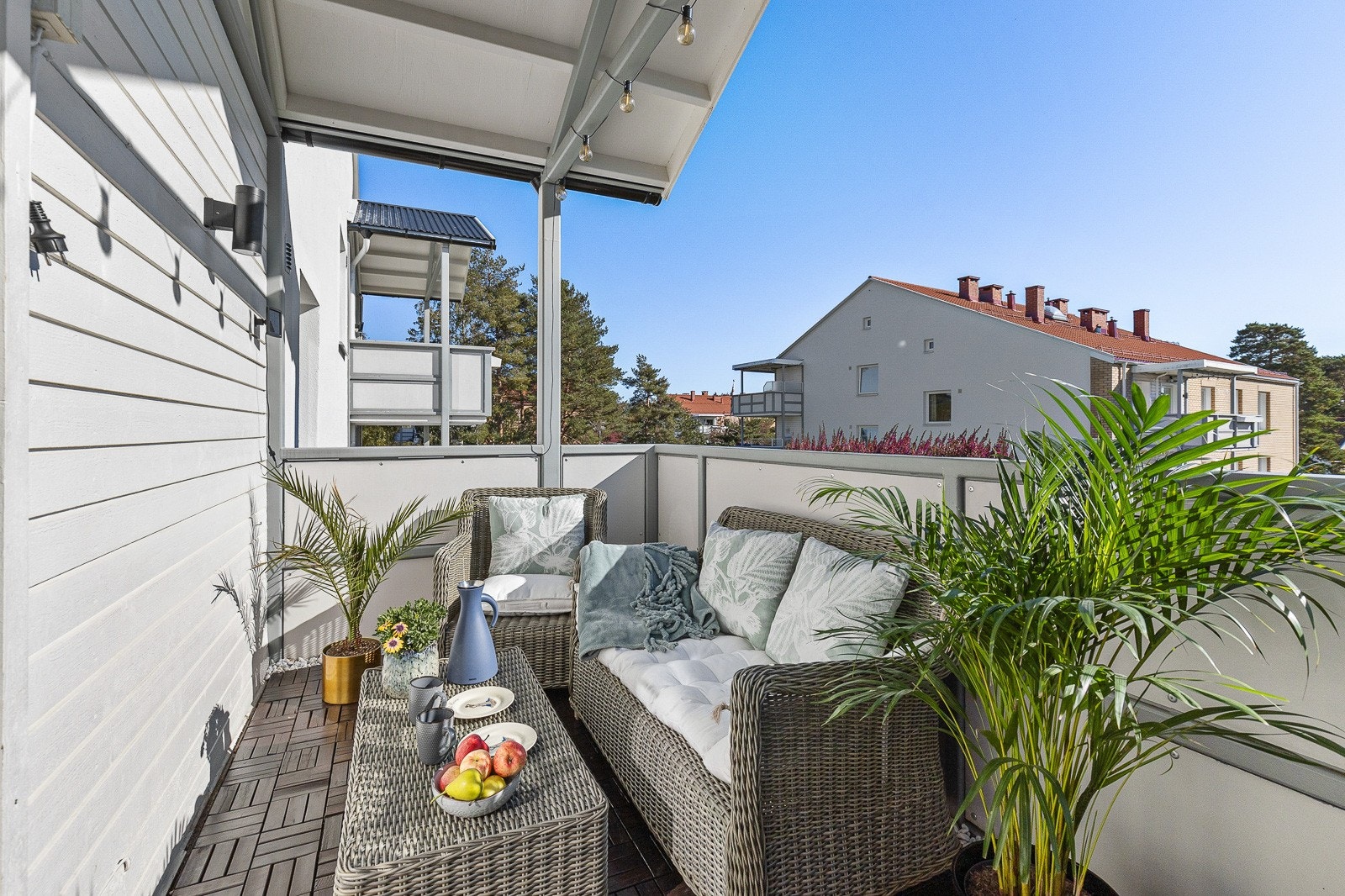 Det er minimalt med innsyn på balkongen og gass/elektrisk grill er tillatt. Galleribilde