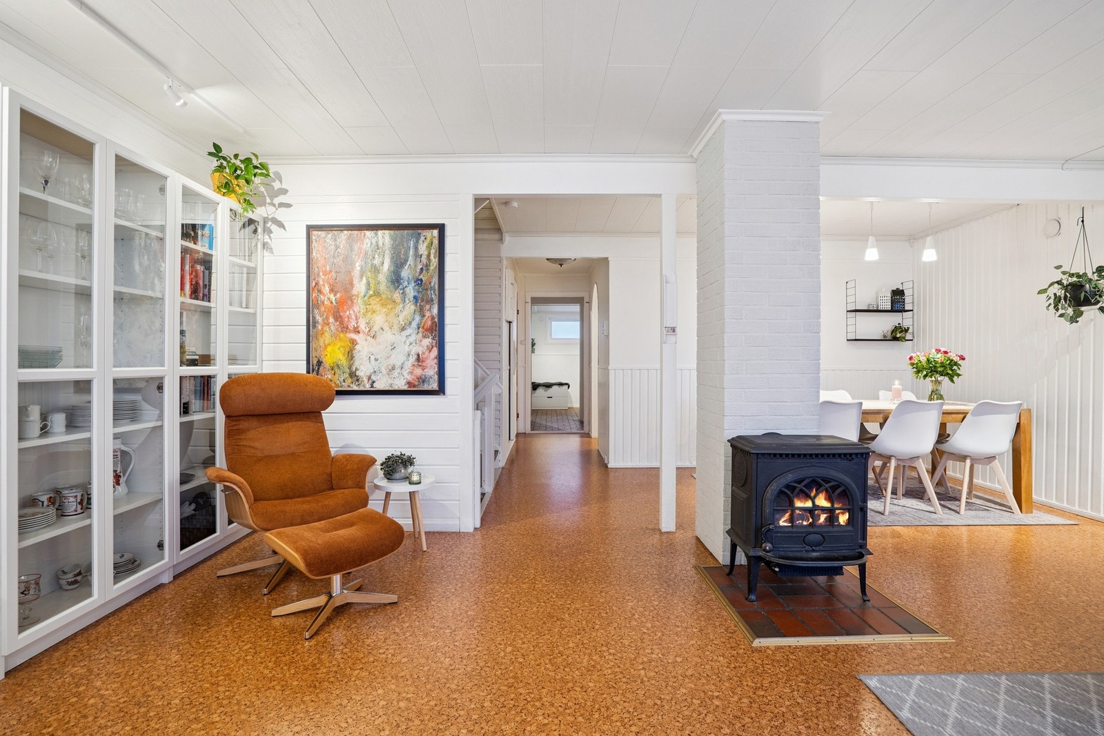 Her får du en stor og romslig bolig over 3 plan med garasje. Galleribilde