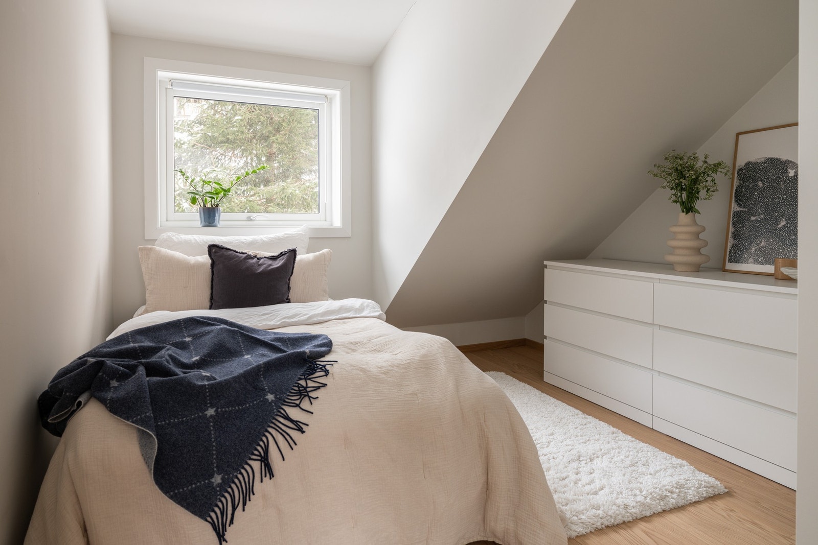 I øverste etasje er det totalt 2 soverom. Galleribilde