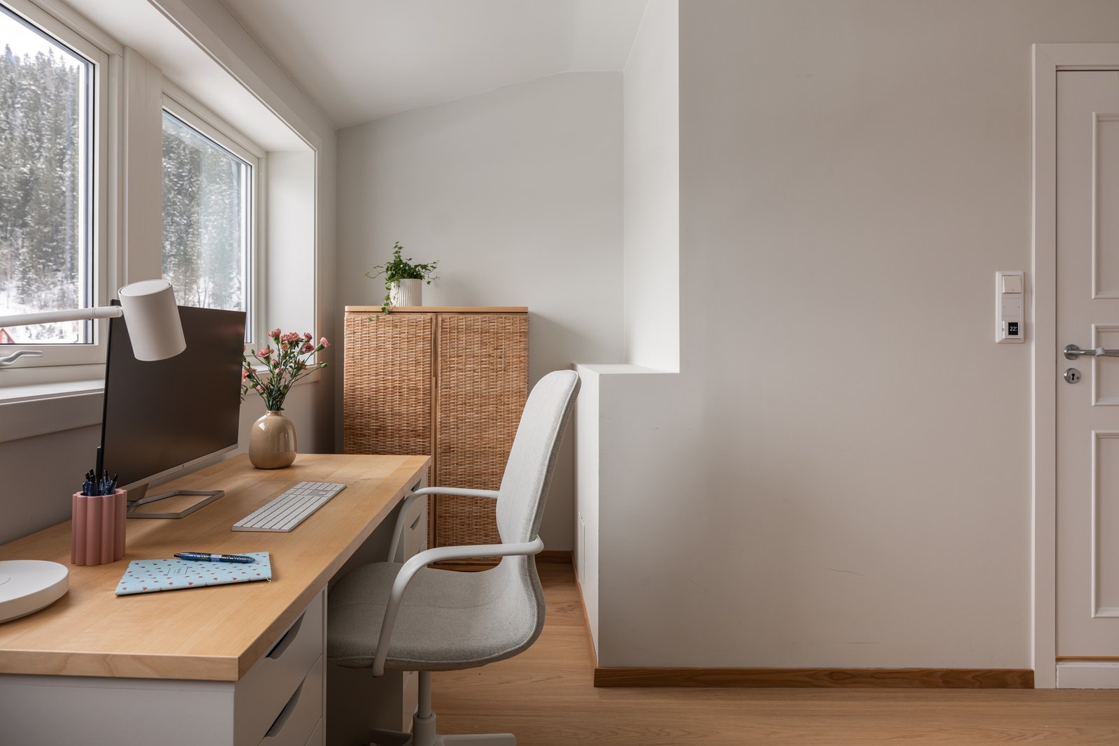 Ny konstruksjon med nytt tak, ny isolasjon og vinduer. Galleribilde