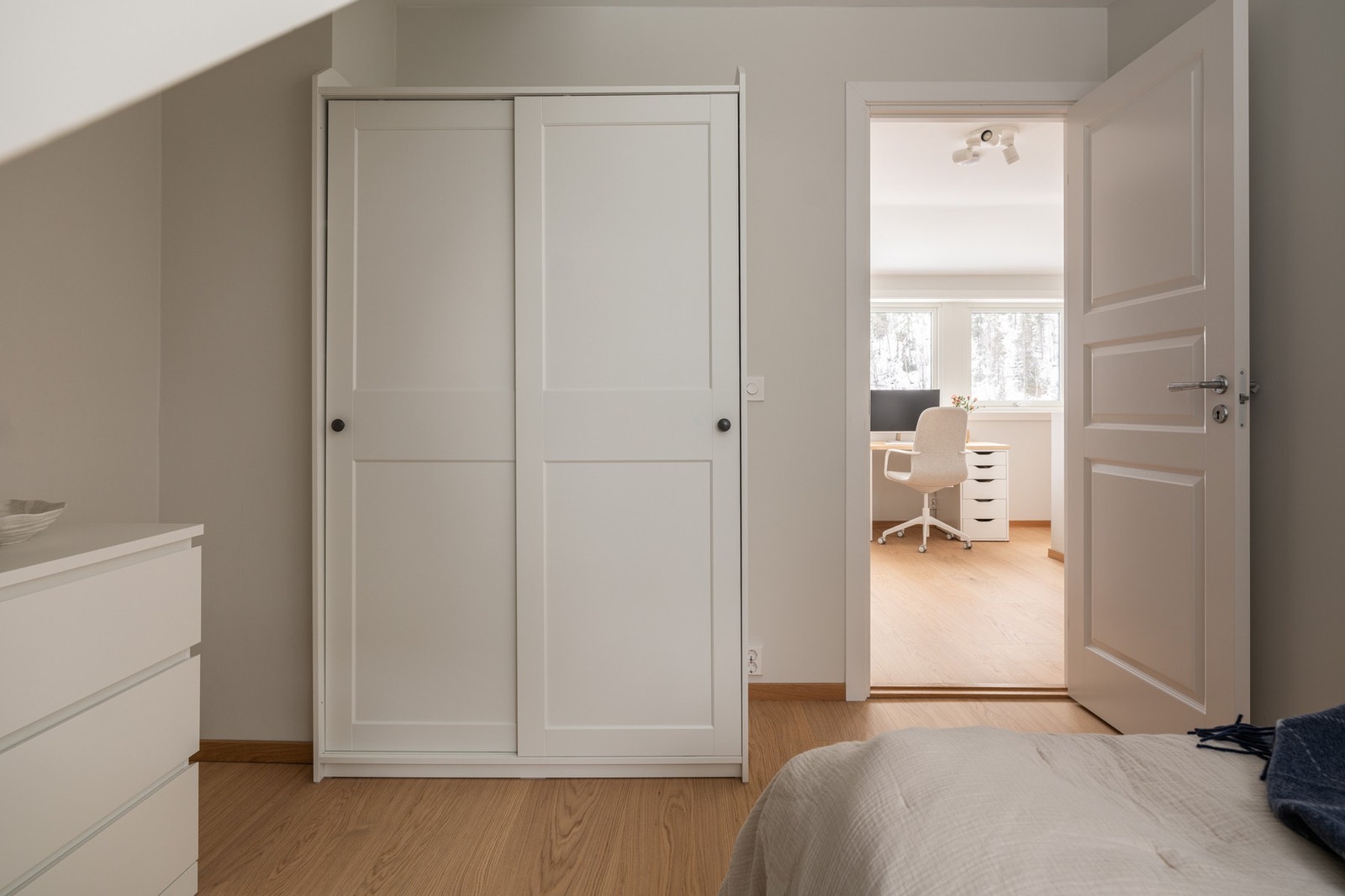 Rommet har gode innredningsmuligheter. Galleribilde