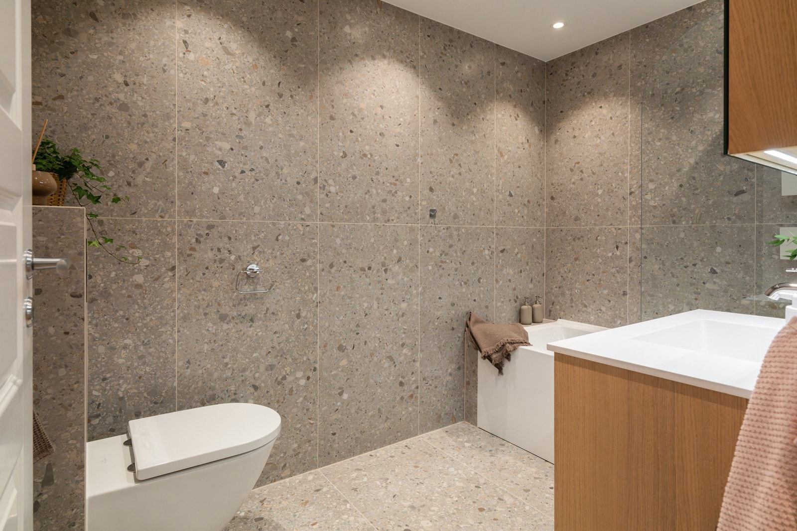 Bad fra 2023 gjort av fagfolk. Dokumentasjon foreligger. Galleribilde