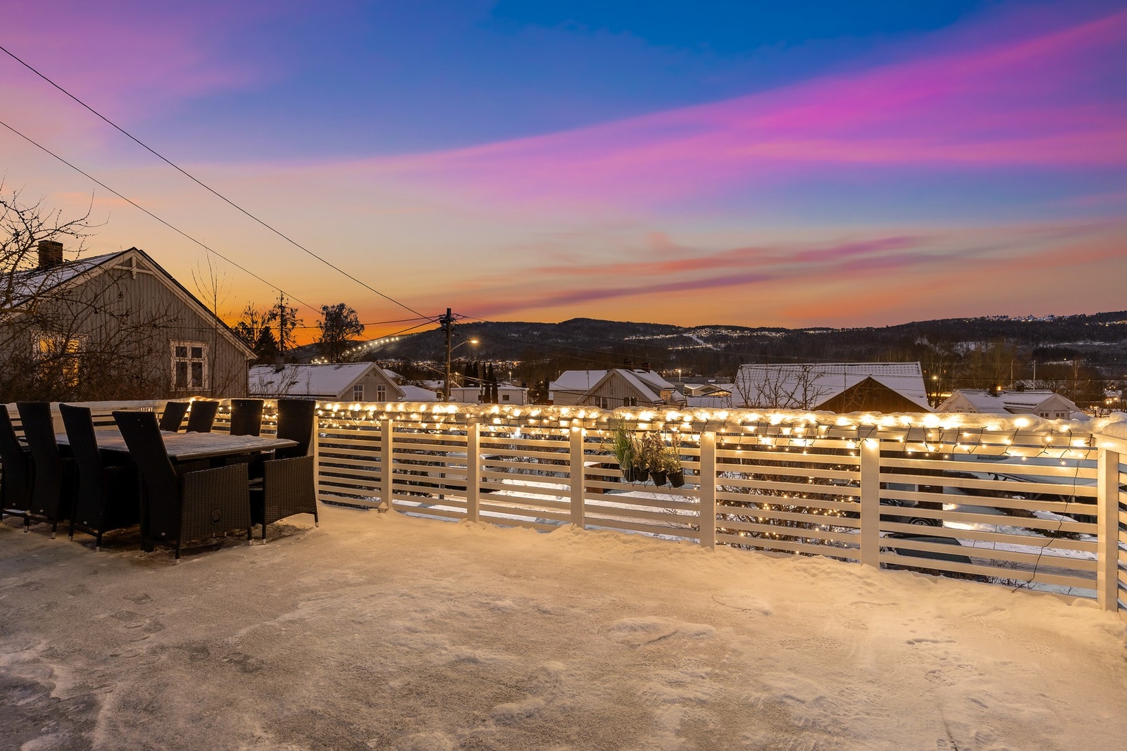 Boligen kan bl.a. by på en solrik terrasse med hyggelig utsikt over nærområdet Galleribilde