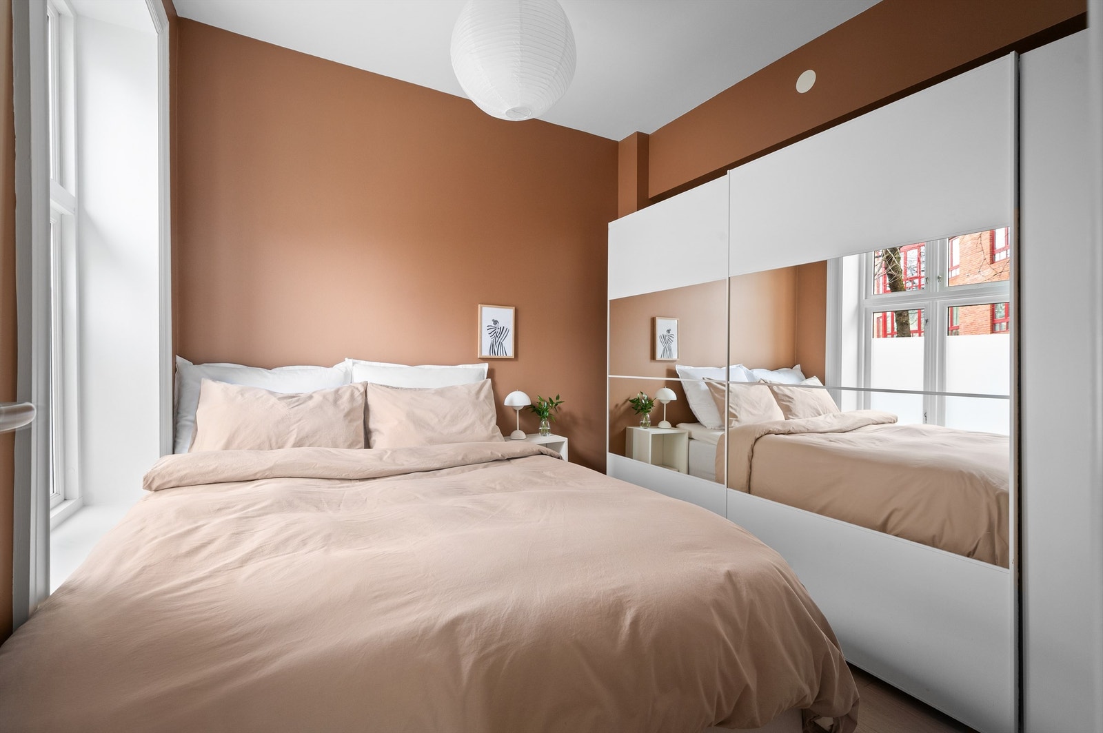 Rommet oppleves behagelig og skjermet. Galleribilde