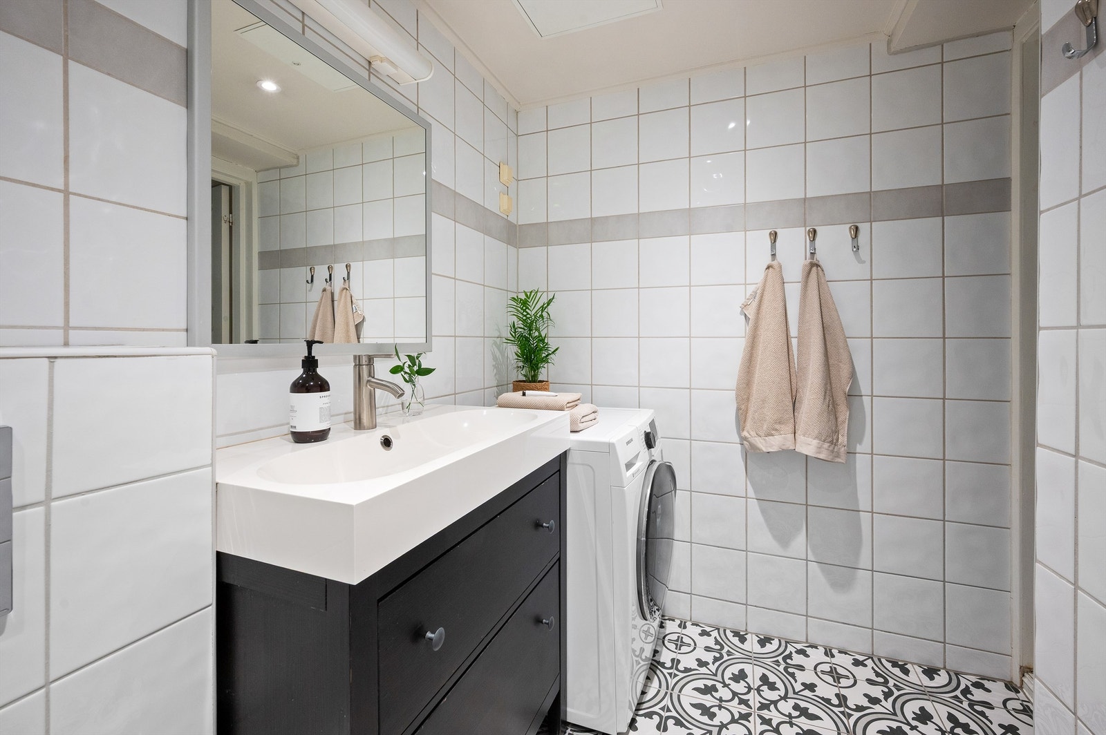 Opplegg for vaskemaskin. Galleribilde