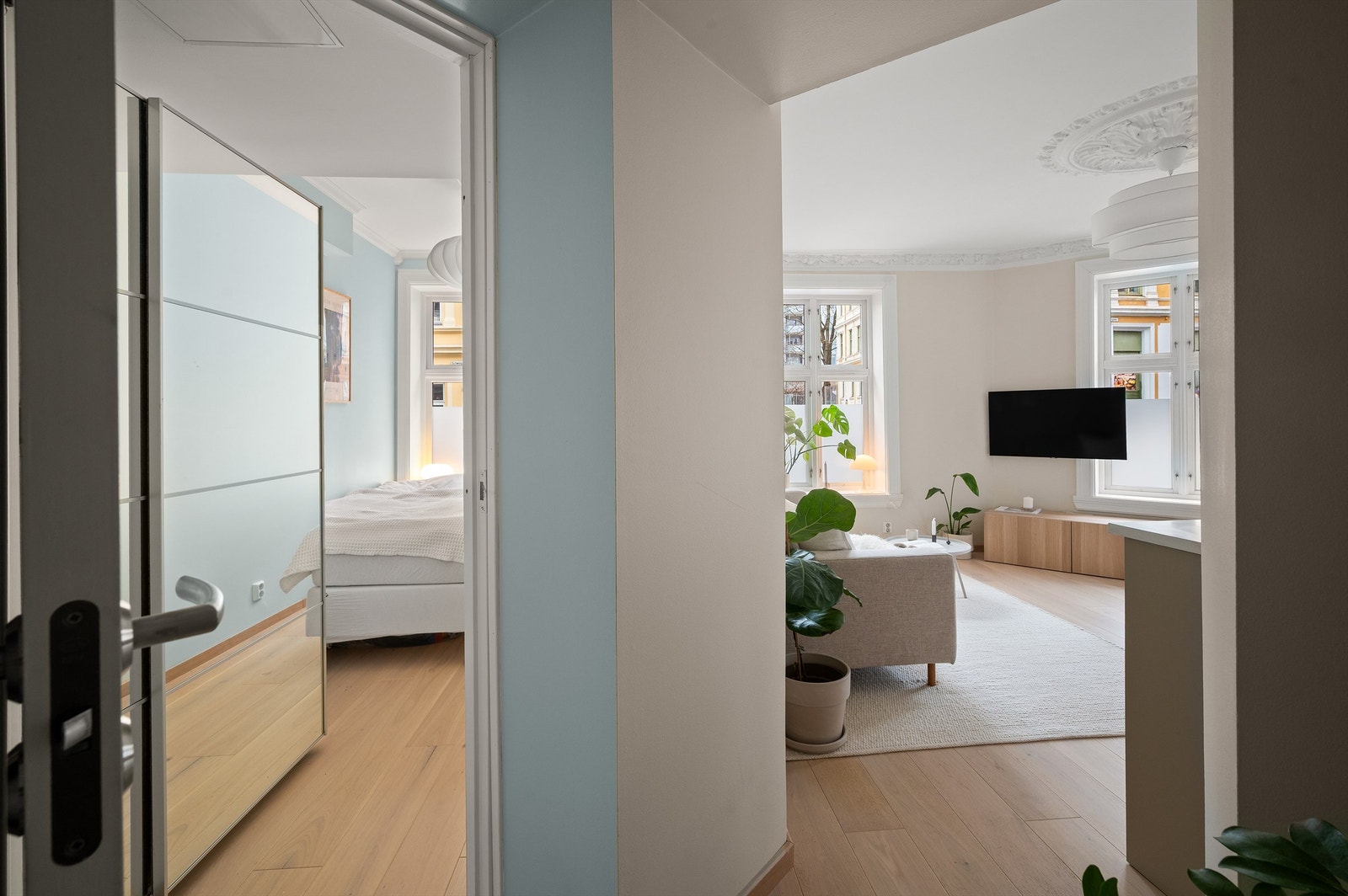 Det andre soverommet i hoveddelen ligger usjenert til i andre enden av leiligheten. Galleribilde