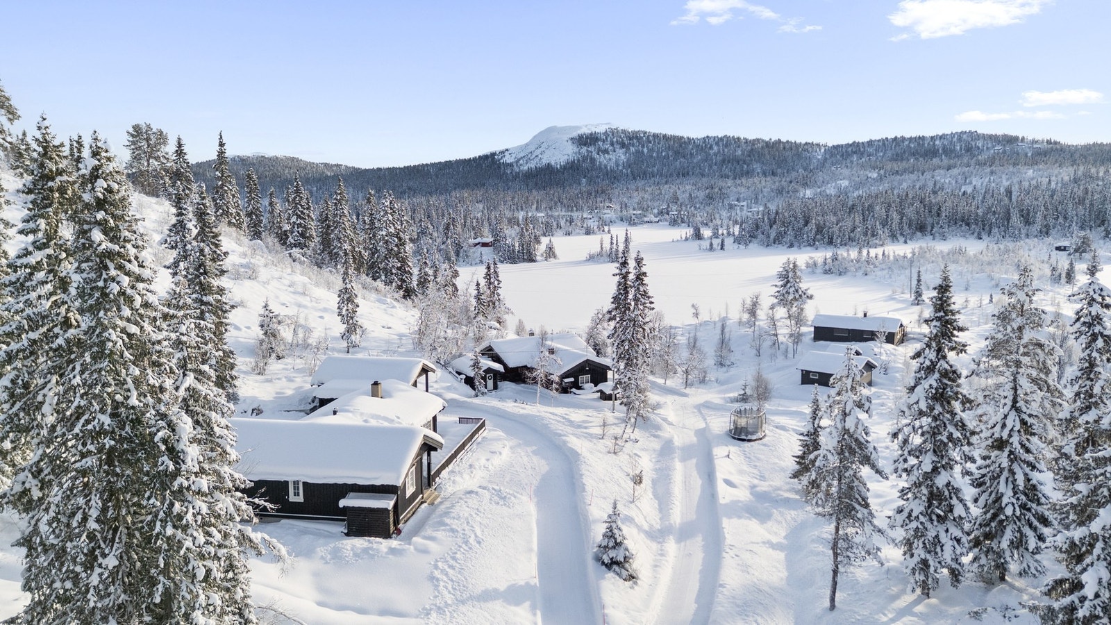 Her ligger alt til rette for store fjellopplevelser Galleribilde