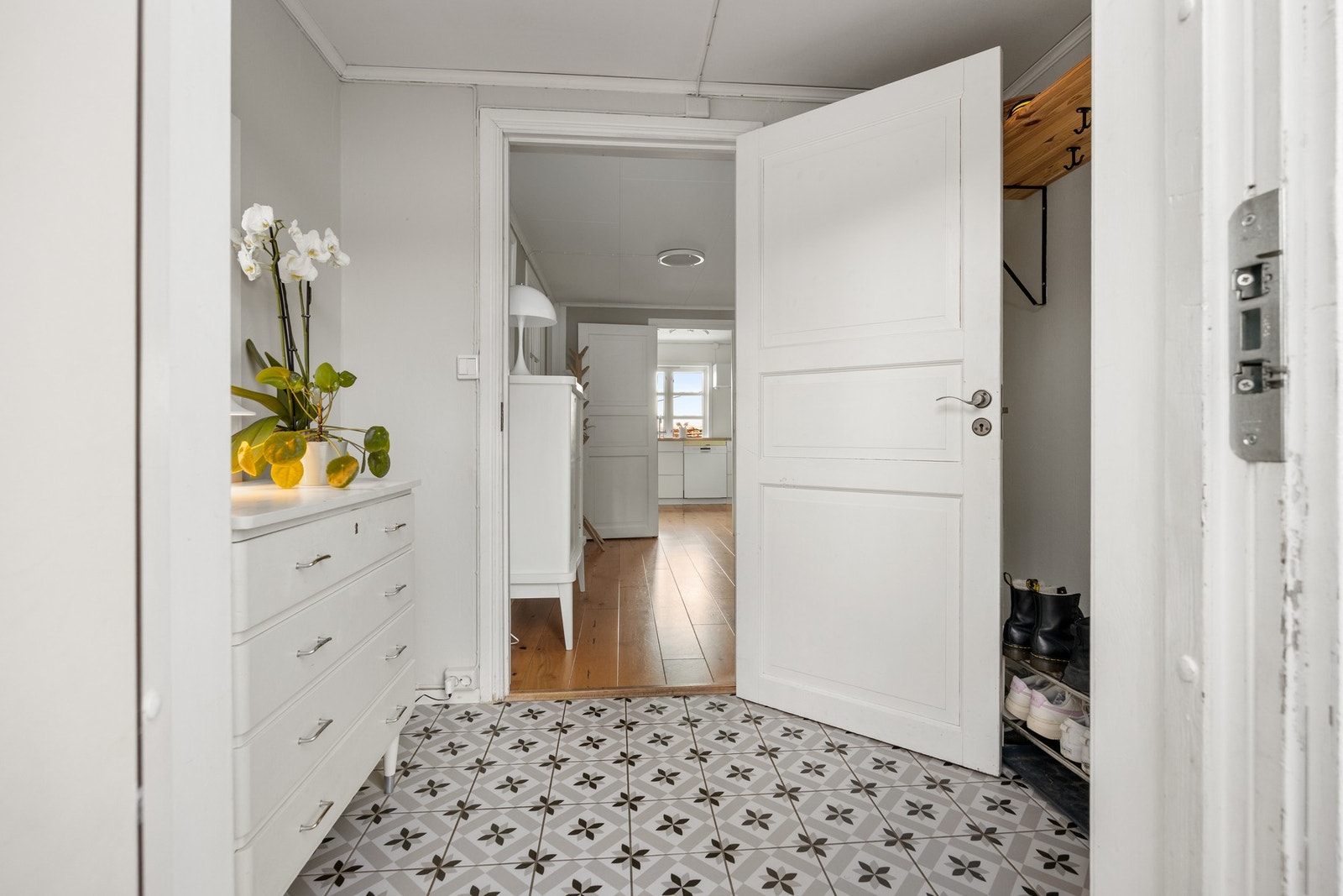 Entré - 3,5 kvm. Galleribilde