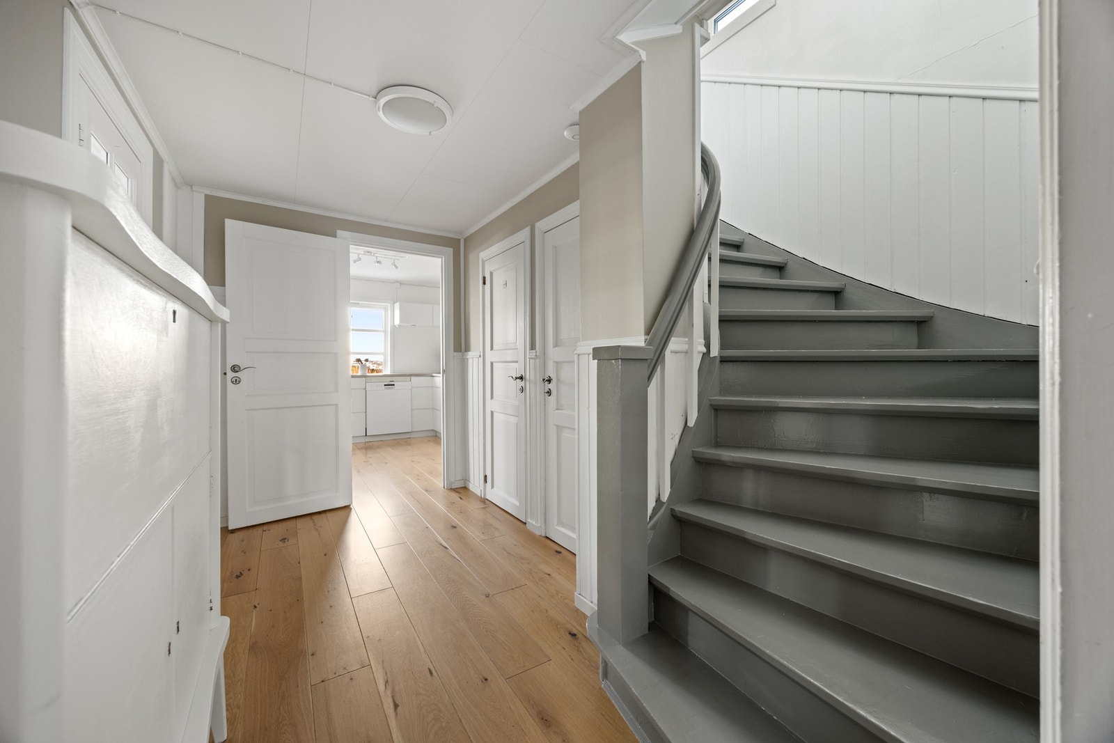 Gang - 7,5 kvm. Trapp opp til 2. etg Galleribilde