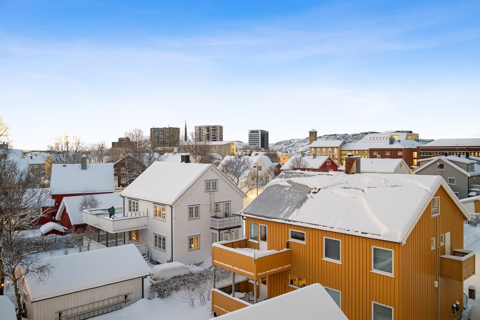 Utsikt til nærområdet fra balkongen Galleribilde