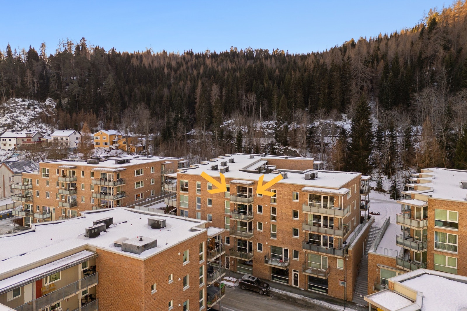 Leiligheten har en sjelden topp/front plassering i byggets 5.etasje. Galleribilde