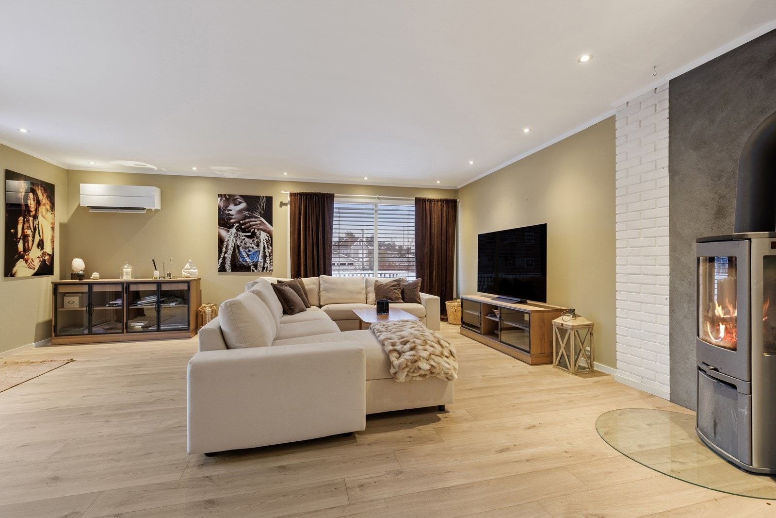 Stor og herlig stueavdeling med god møbleringsfrihet. Galleribilde