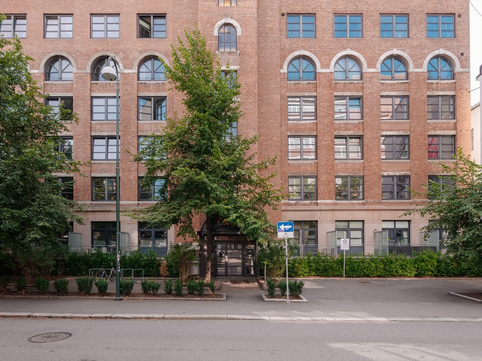 Boligen ligger i et gammelt fabrikklokale, som ble omgjort til leiligheter i 2006. Galleribilde