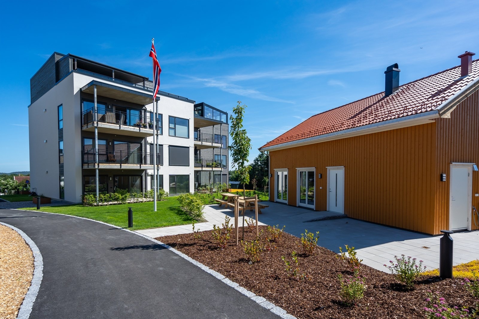 "Det gule huset" inneholder et flott felles lokale for beboerne Galleribilde