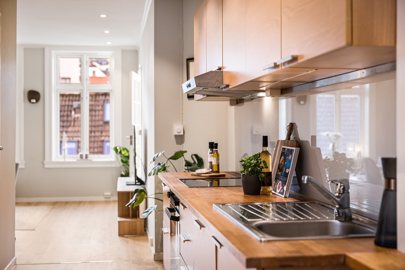 Her er det godt tilrettelagt for både hverdagsmat og hyggelige matlagingsstunder. Galleribilde