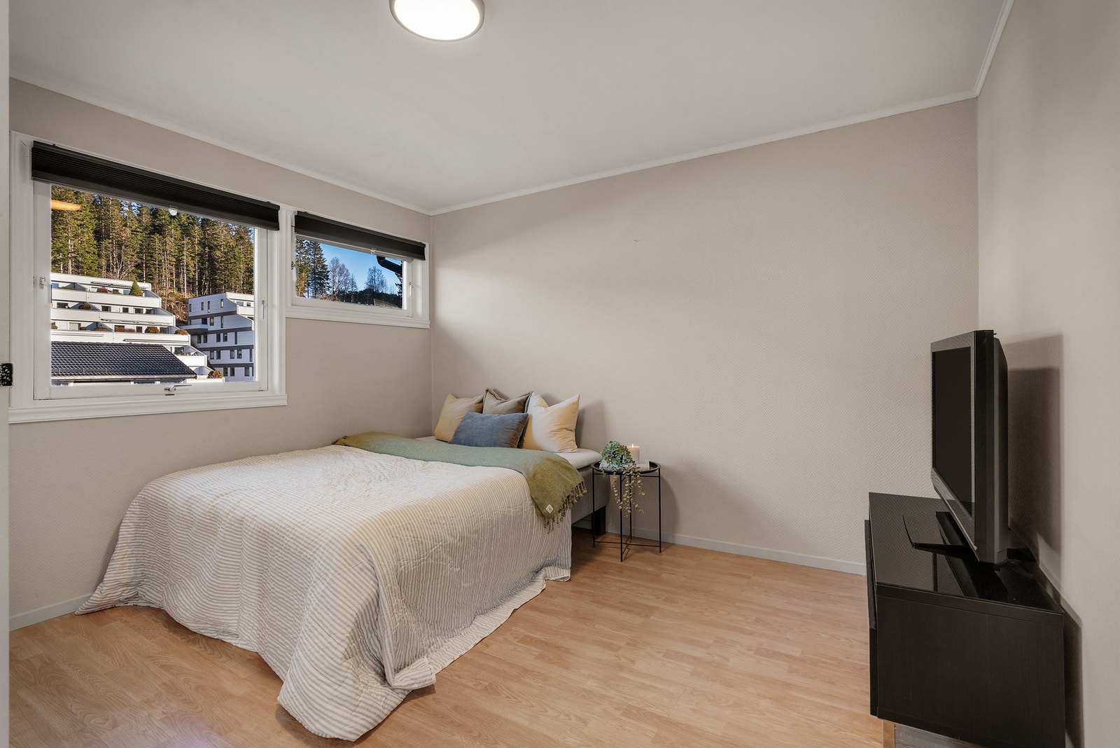 Stort soverom på 12,6 kvm Galleribilde