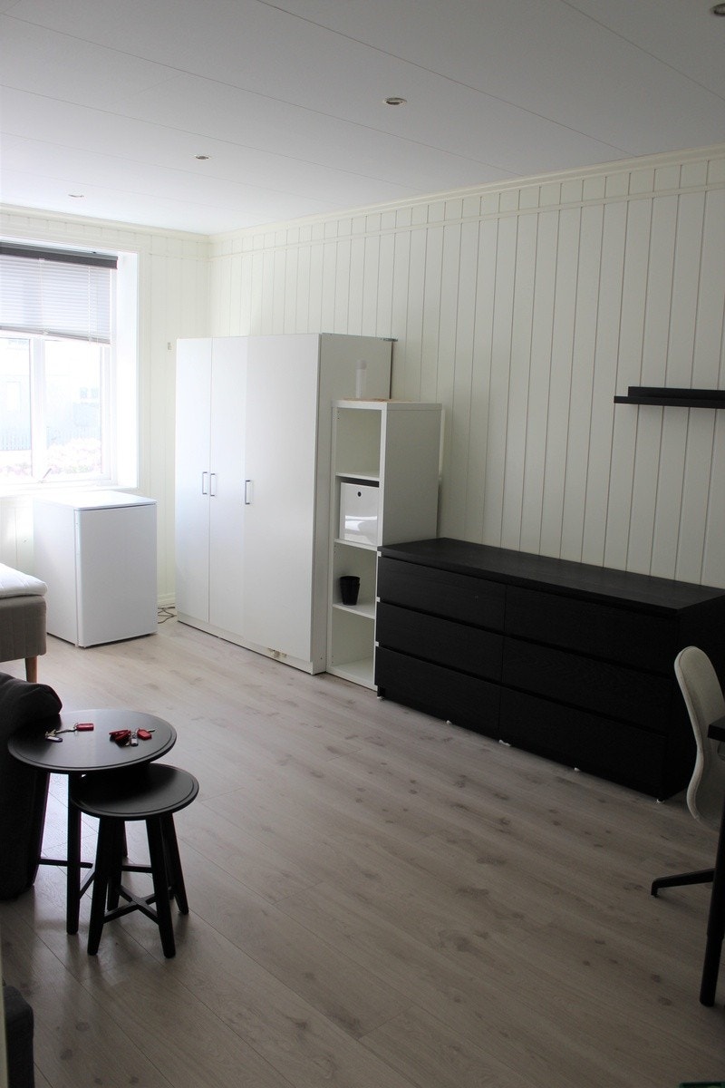 God plass til sofa på soverommene Galleribilde