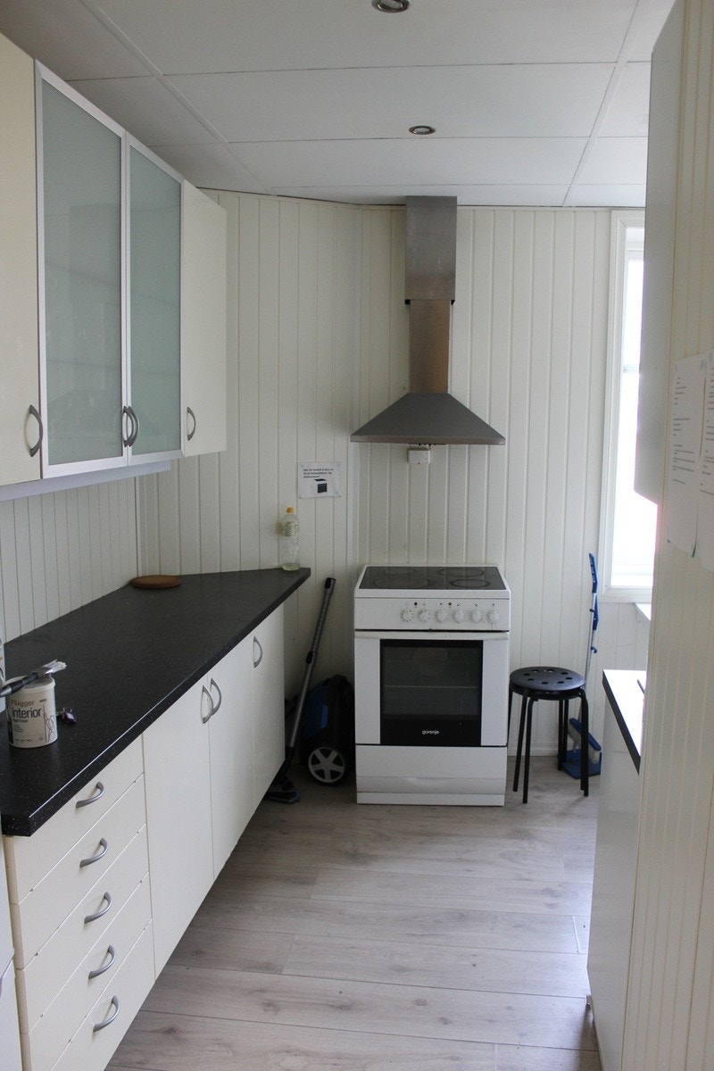 Flott, hvitt kjøkken Galleribilde