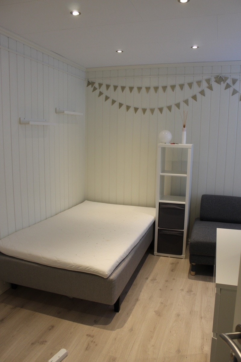 Lyst gulv i leiligheten Galleribilde