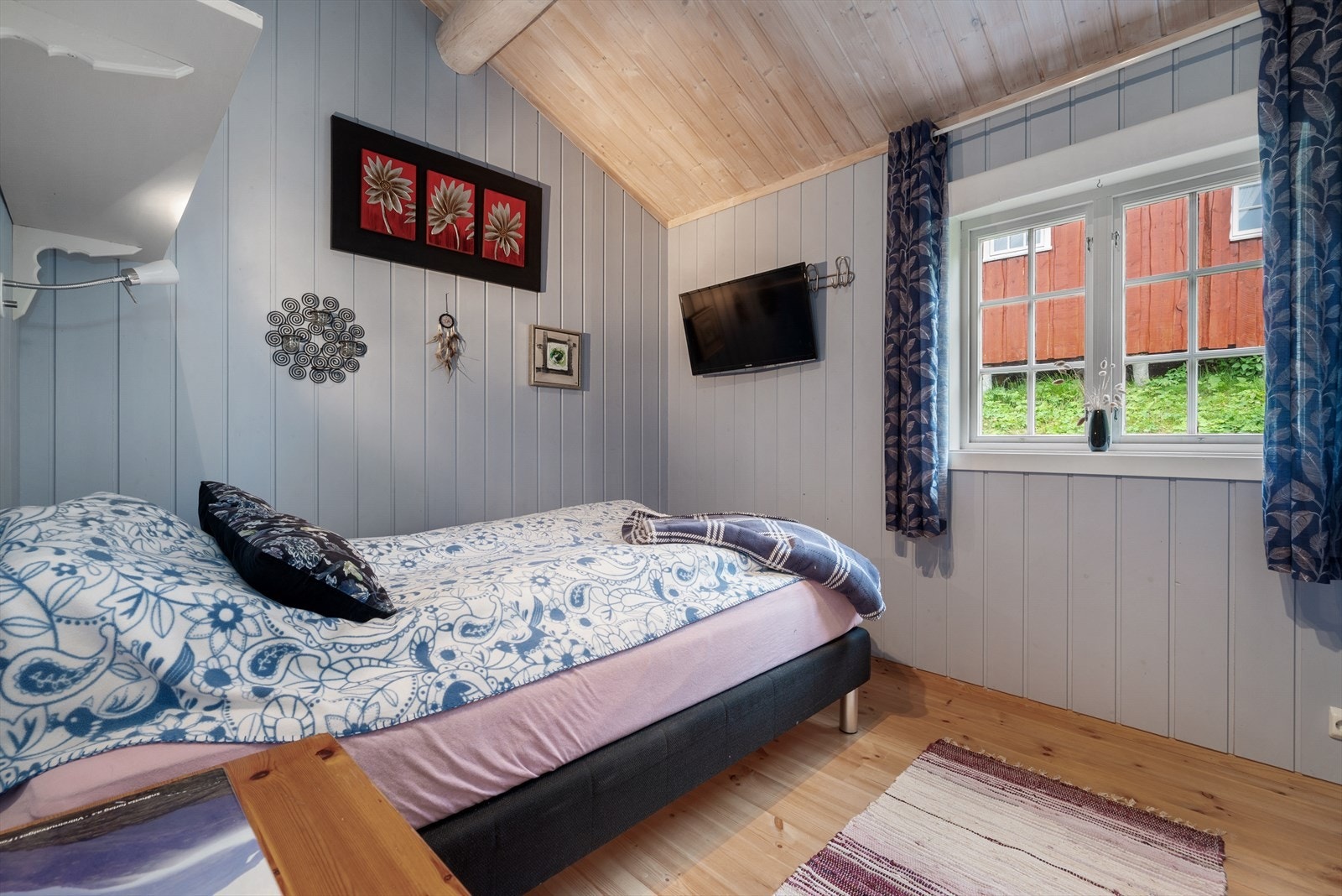 Hytta har to soverom. Her er soverom 1. Galleribilde