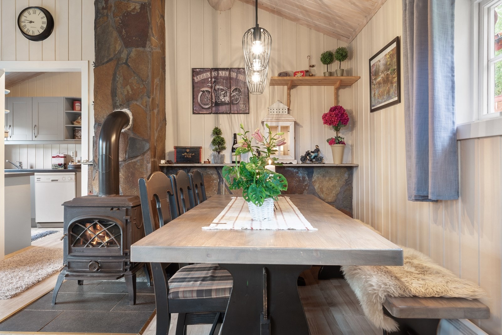 Spisestue. Galleribilde