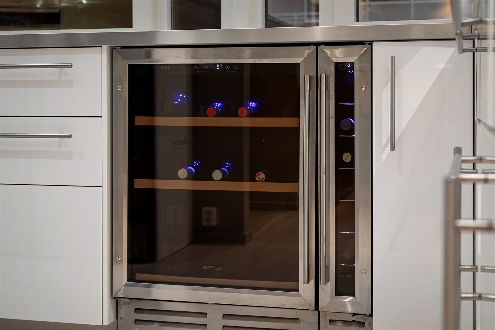 Integrert vinskap med to soner Galleribilde