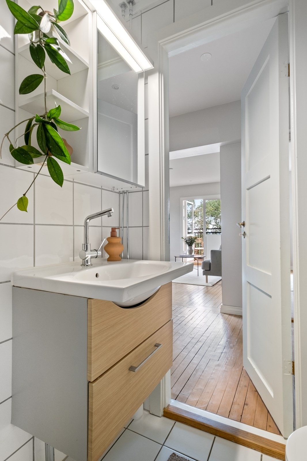 Blandebatteriet på servanten ble byttet av tidligere eier i 2018. Galleribilde