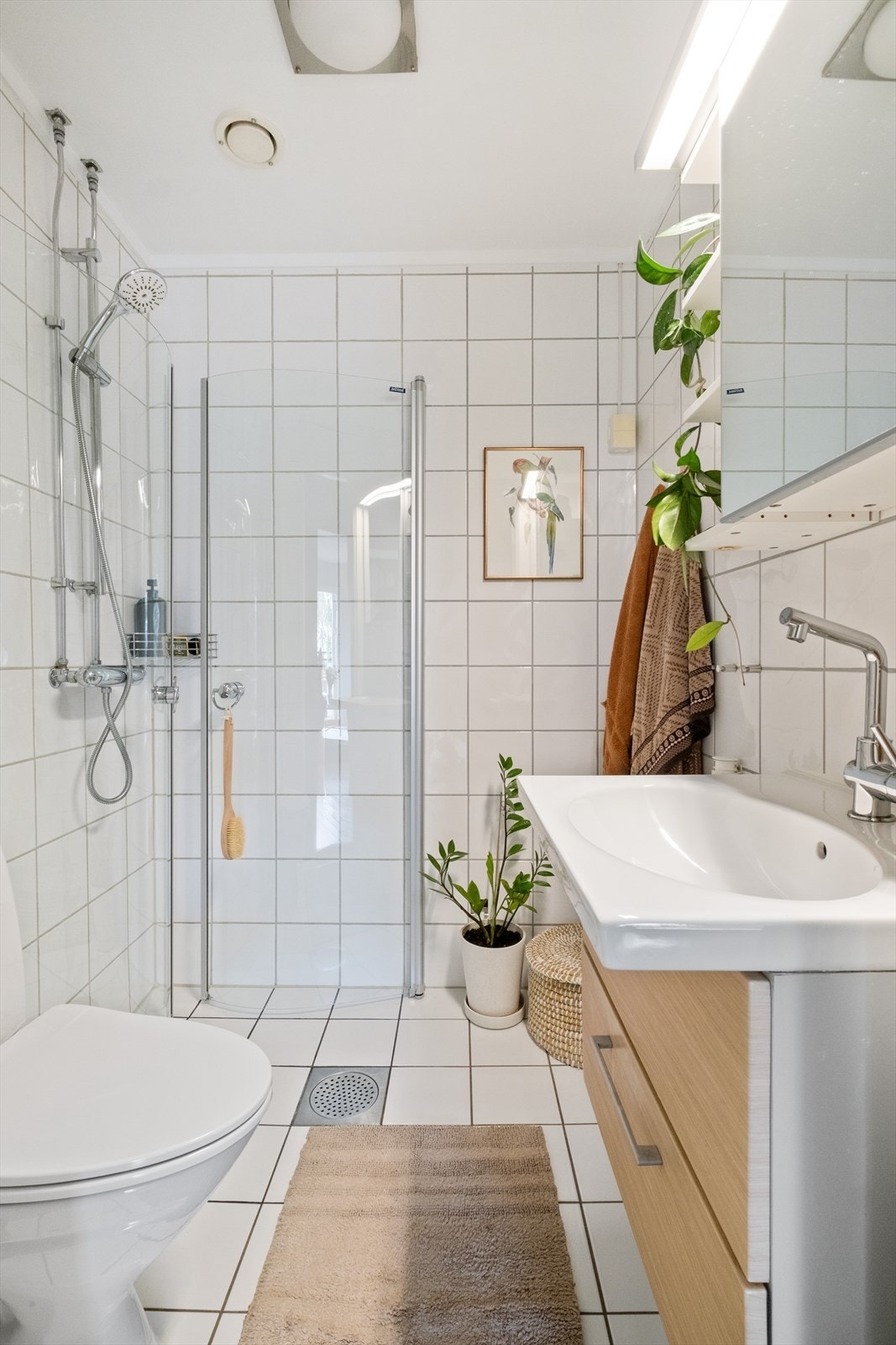 Flislagt baderom fra 2005 med varme i gulvet. Galleribilde