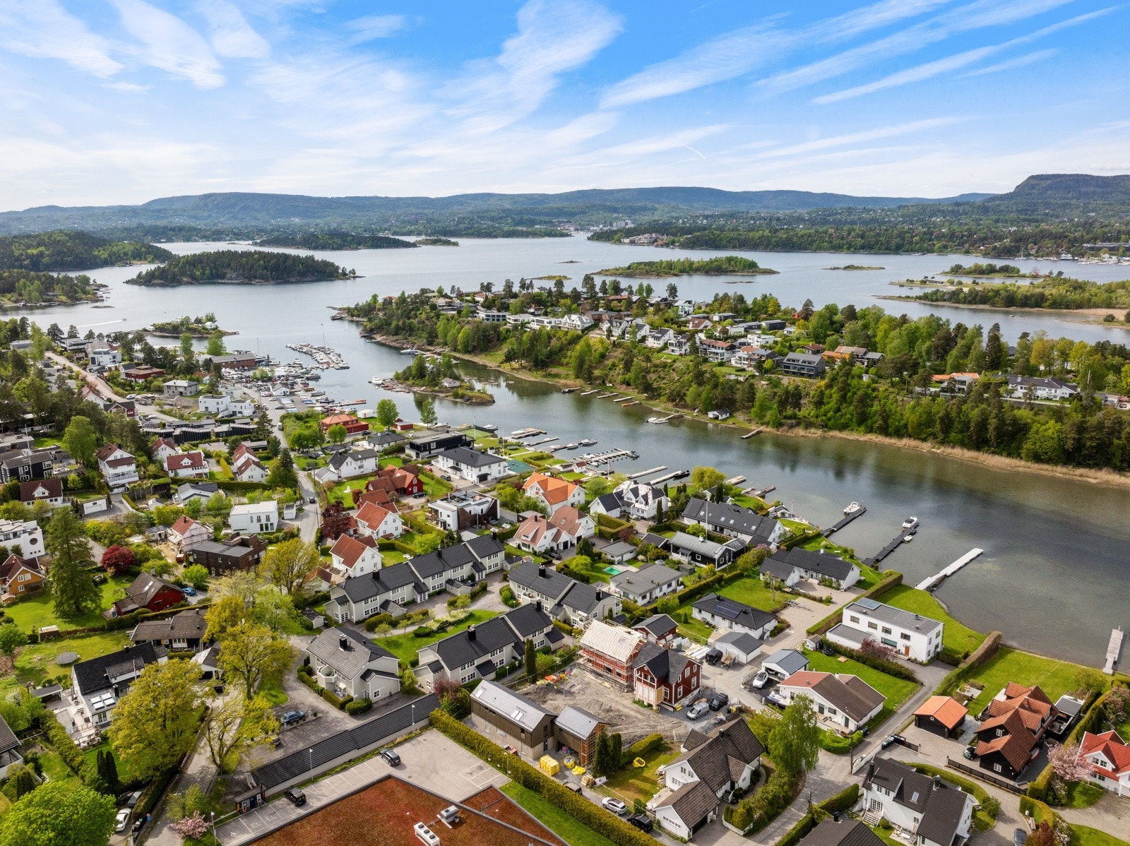 Området er ideelt for en aktiv livsstil - Umiddelbar nærhet til sjøen og nydelige badesteder. Galleribilde