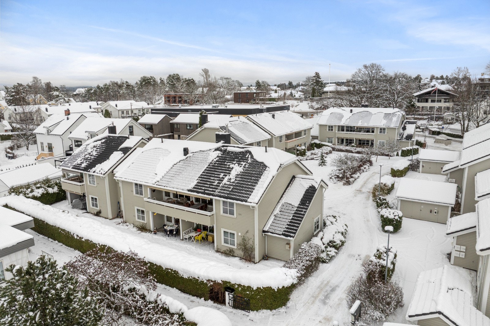Bebyggelsen i området består hovedsakelig av småhus og eneboliger. Galleribilde
