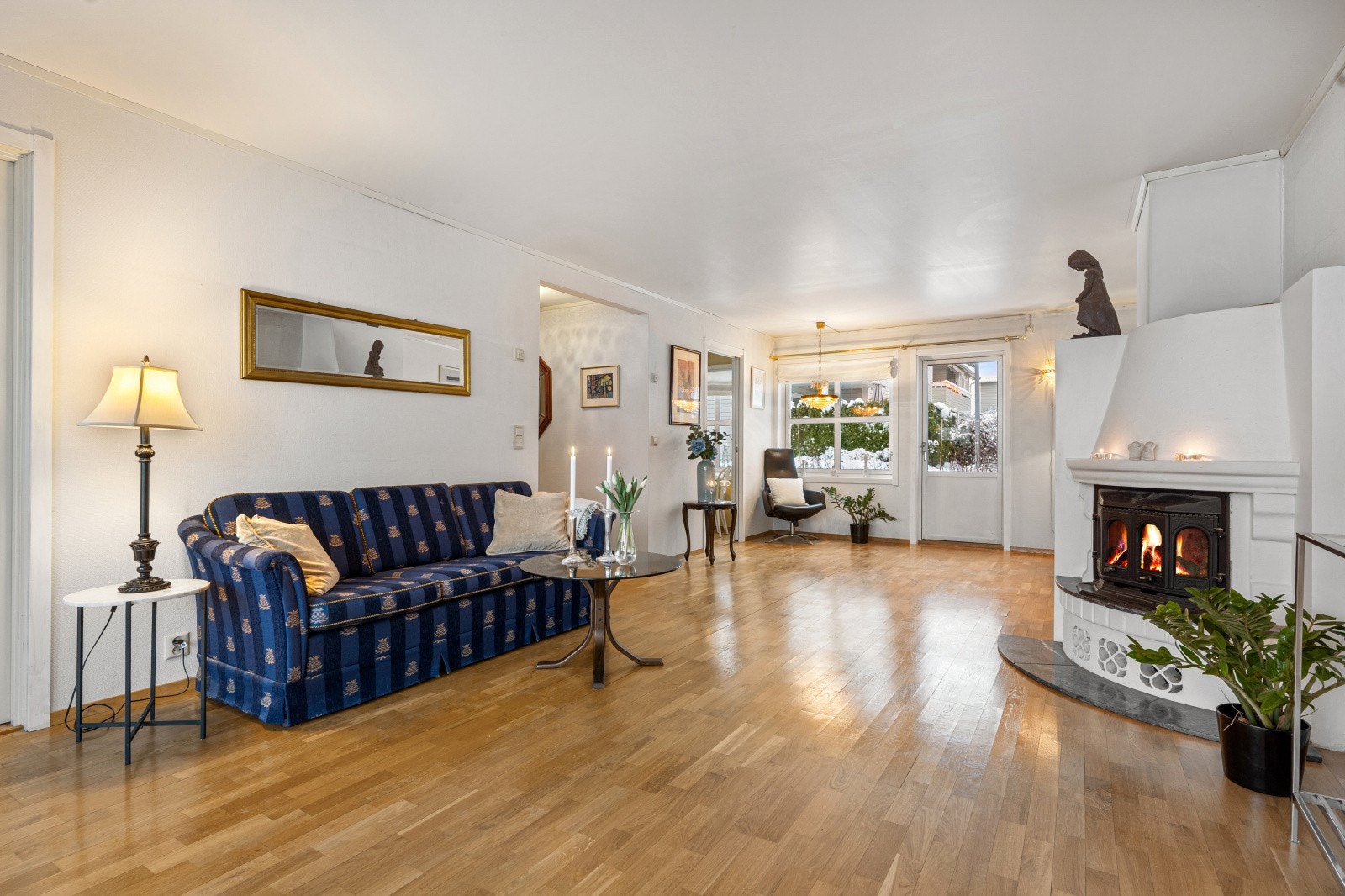 Det er varmekabler i leiligheten, samt peis. Galleribilde