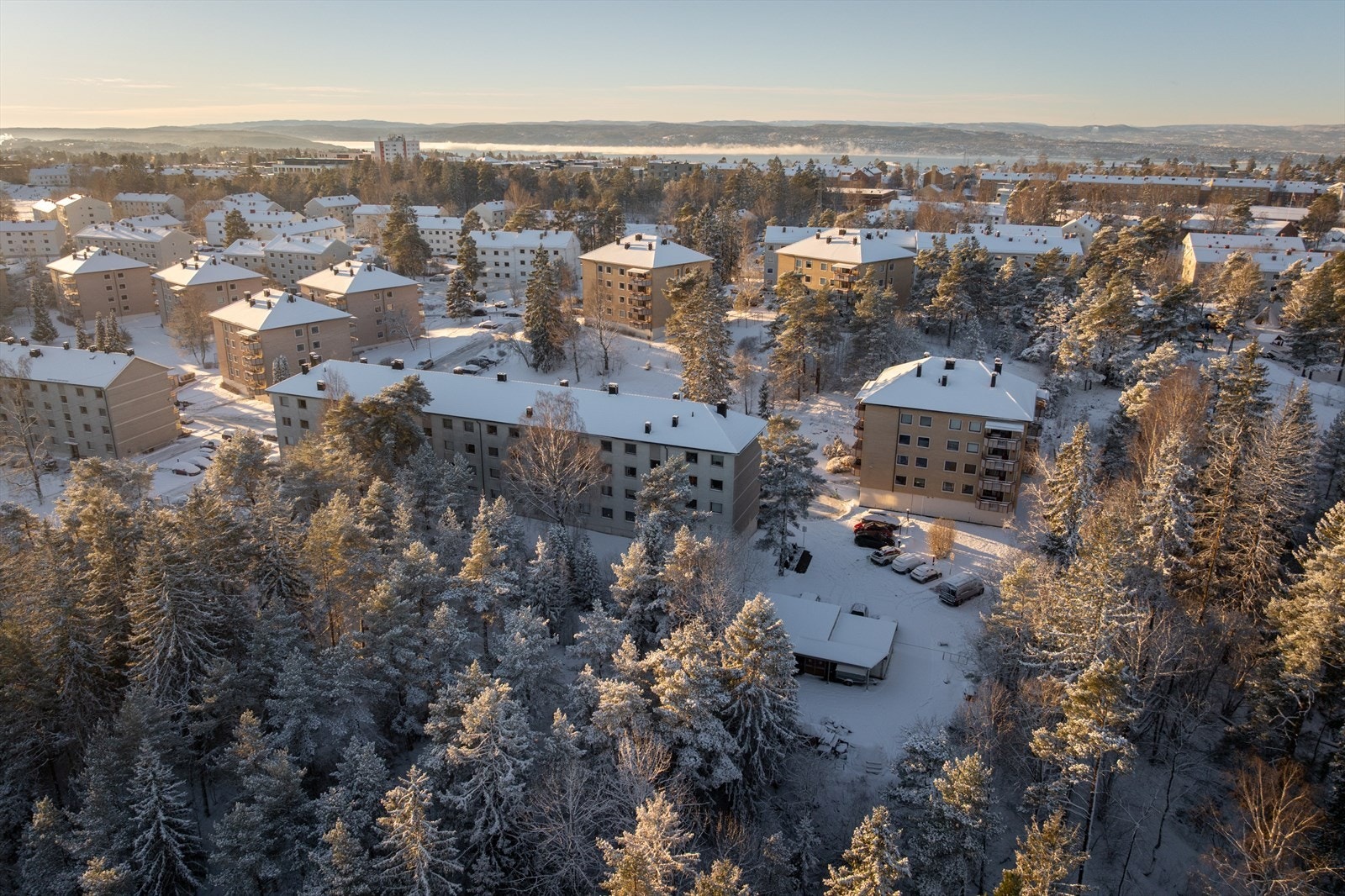 Leiligheten har en attraktiv beliggenhet på Lambertseter, med nærhet til det meste. Galleribilde